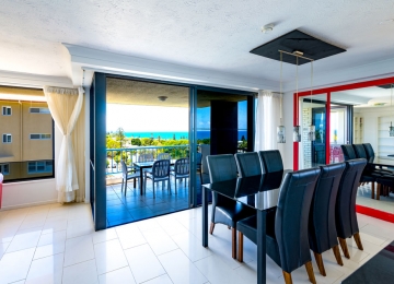 3-bedroom-Caloundra-Accommodation-03