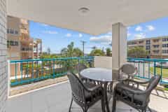 sunshine-coast-three-bedroom-garden-apartment1