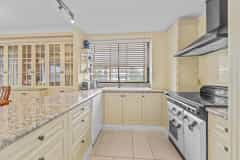 sunshine-coast-three-bedroom-garden-apartment4